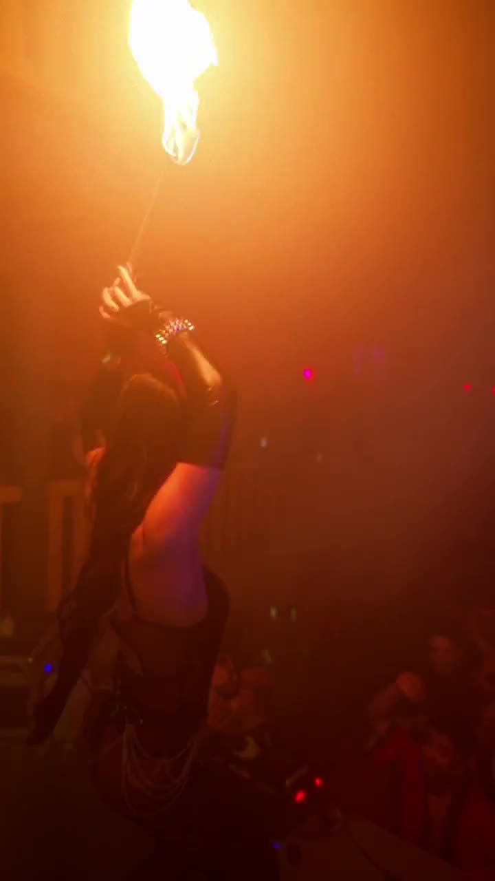 Live entertainer reference